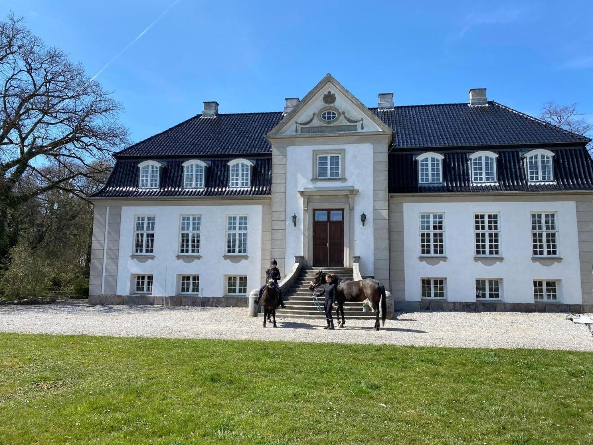 Rosenlund Gods - Kaelder B&B Sakskobing ภายนอก รูปภาพ
